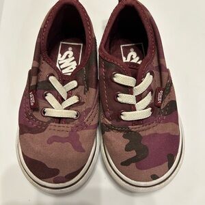 Vans Kids Sneakers Burgundy Camouflage Slip On Shoes 5.5 Toddler Stretchy Laces